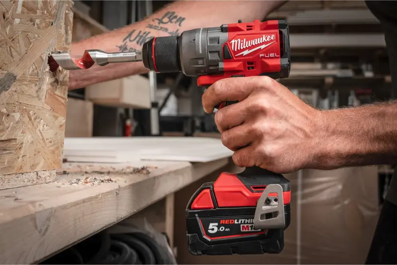 Aku vrtací šroubovák Milwaukee M18 FDD3-402C, vrtačka, 2x aku M18 B4 + nabíječka M12-18 C + kufr, 4933492472 (MI4933492472)